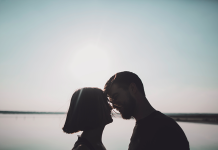 Les hommes et les femmes vivent-ils vraiment la sexualité différemment ?