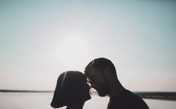 Les hommes et les femmes vivent-ils vraiment la sexualité différemment ?