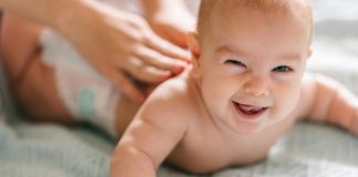 Massage bébé – Guide du débutant