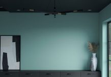 Quelle couleur de mur va avec un plafond noir?