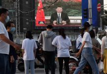 Xi Jinping s’est lié au zéro-Covid. Maintenant il garde le silence alors qu’il s’effondre