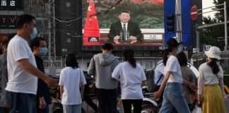 Xi Jinping s’est lié au zéro-Covid. Maintenant il garde le silence alors qu’il s’effondre